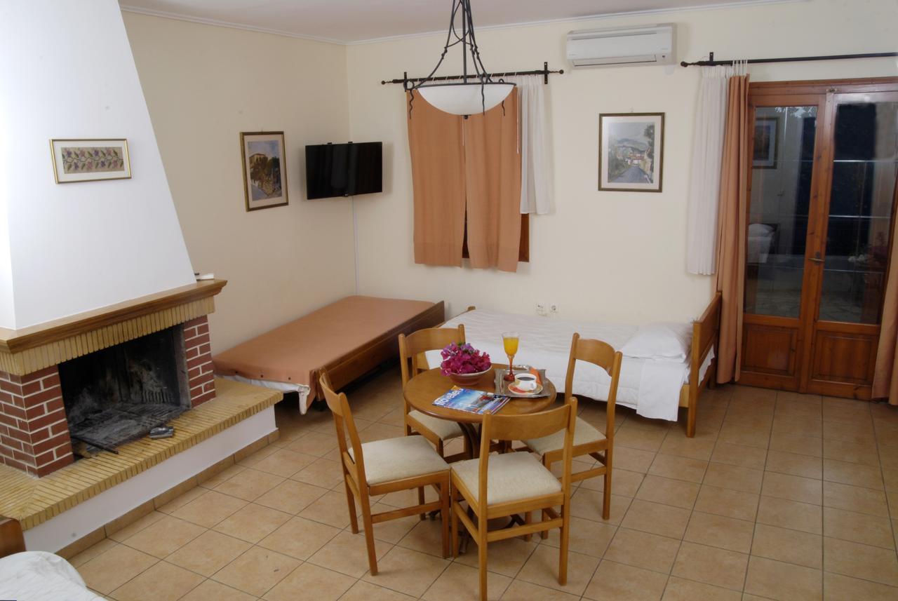 Xenonas Chrisso Hotel Delphi Ngoại thất bức ảnh